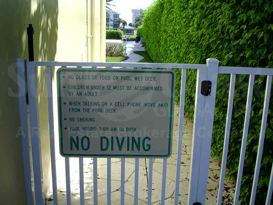 Piedmont Club Pool Gate